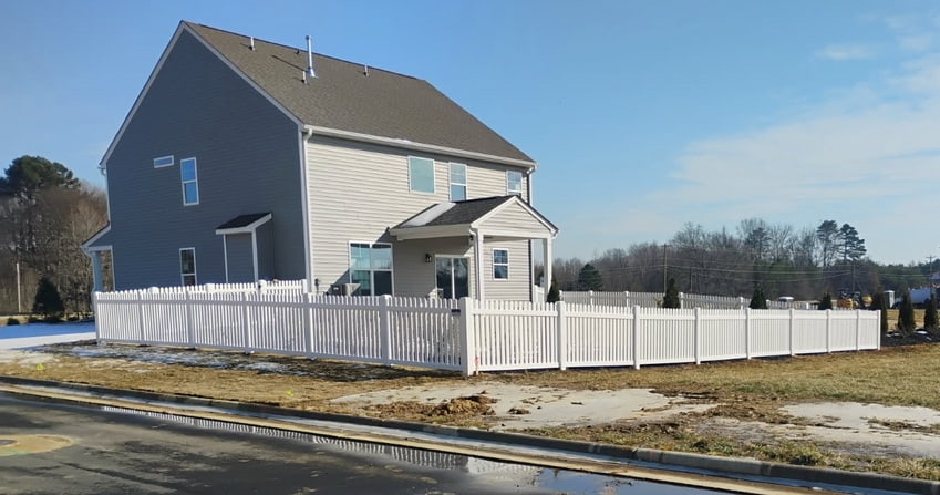 vinyl picket fence for curb appeal