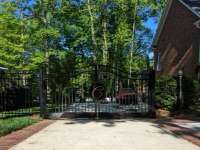 Driveway Gates: Steel vs. Aluminum
