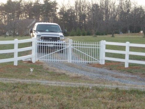 gate1.jpg