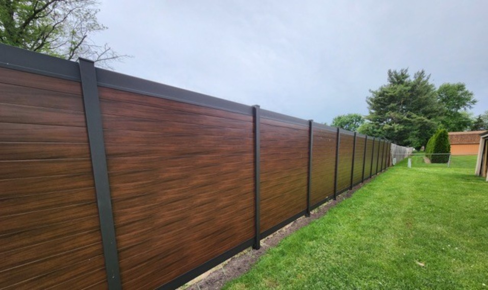 modern horizontal fencing